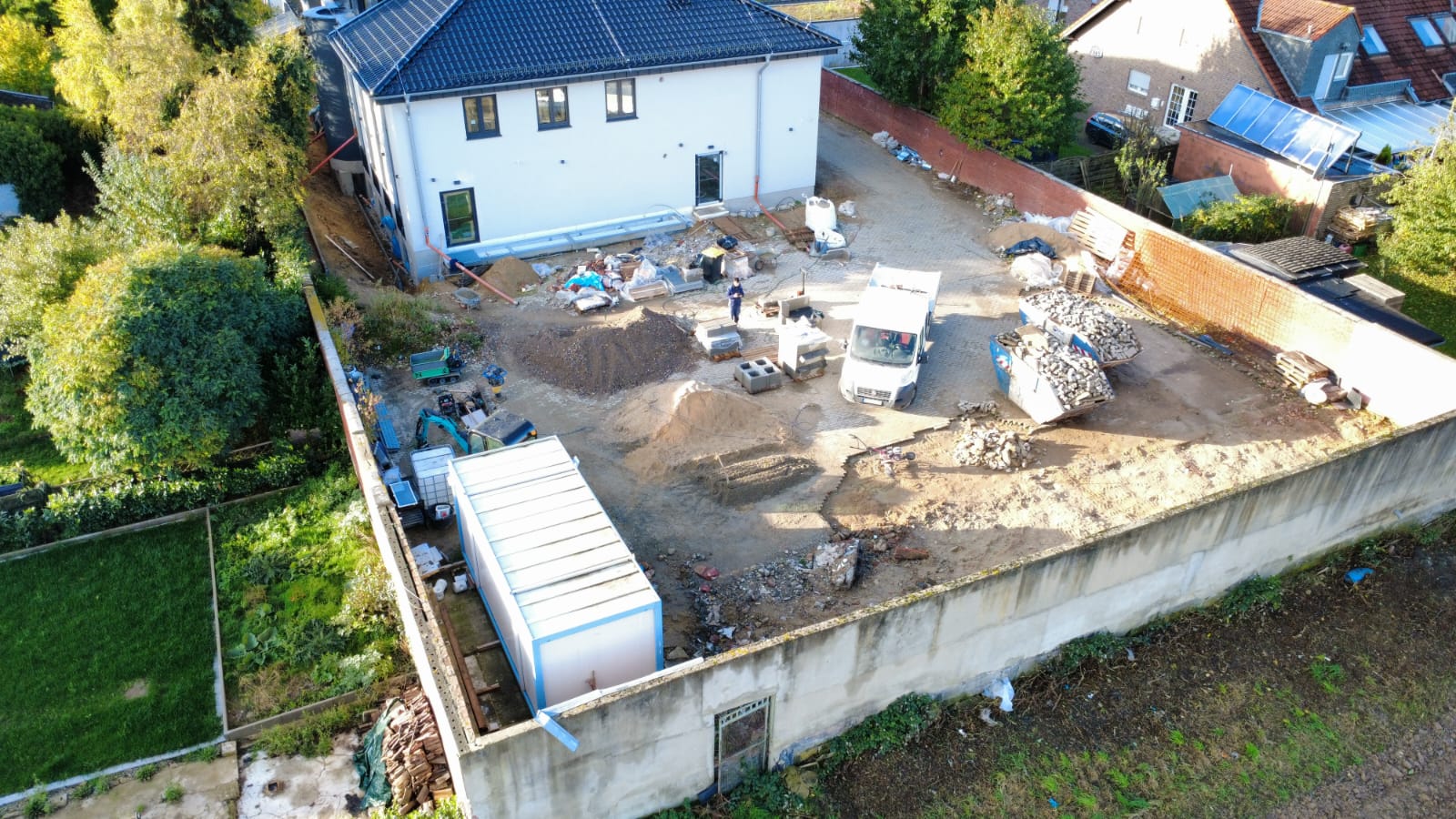 Șantier de construcție, vedere aeriană, înainte de finalizarea lucrărilor